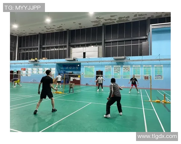 重庆羽毛球队团队协作引发热议球员间默契与竞争的微妙平衡 重庆羽毛球队团队协作引发热议球员间默契与竞争的微妙平衡