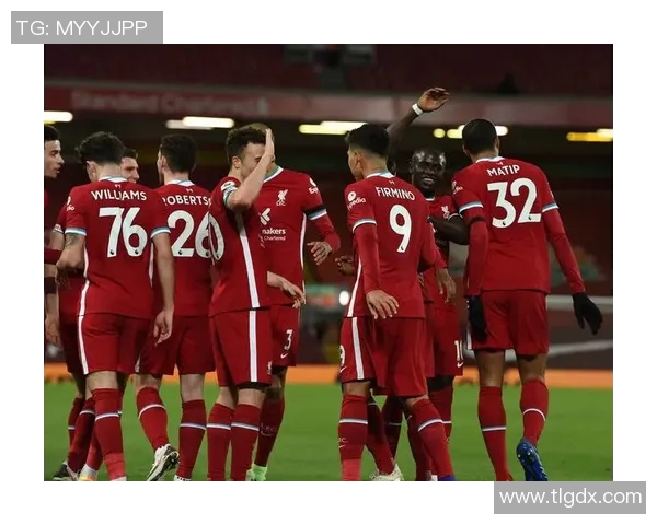 足球明星视频素材帅哥版尽显魅力与风采让你领略足球场上的英俊风范